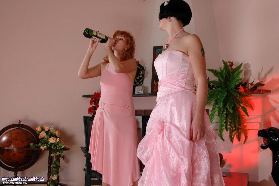 20P Mia and Irene pretty anal lesbians