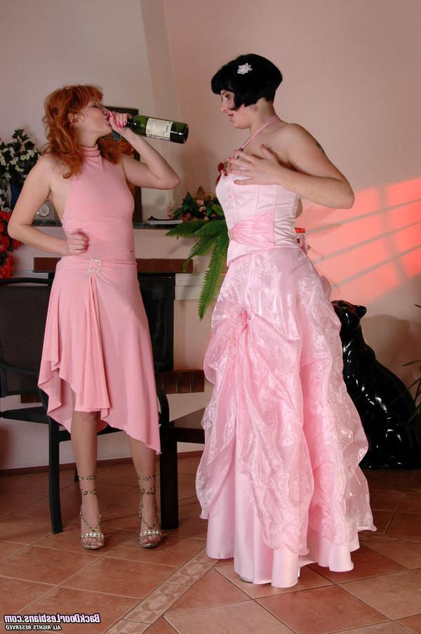 20P Mia and Irene pretty anal lesbians