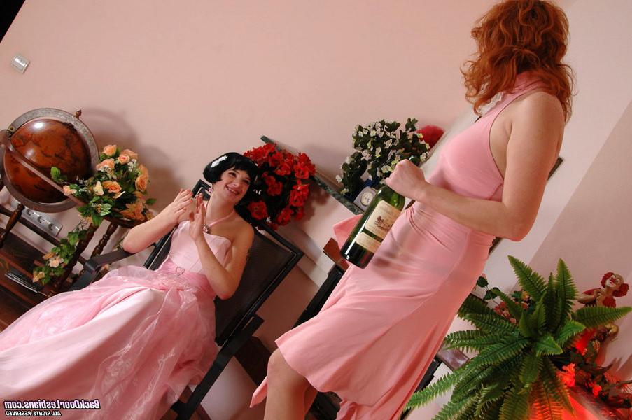 20P Mia and Irene pretty anal lesbians