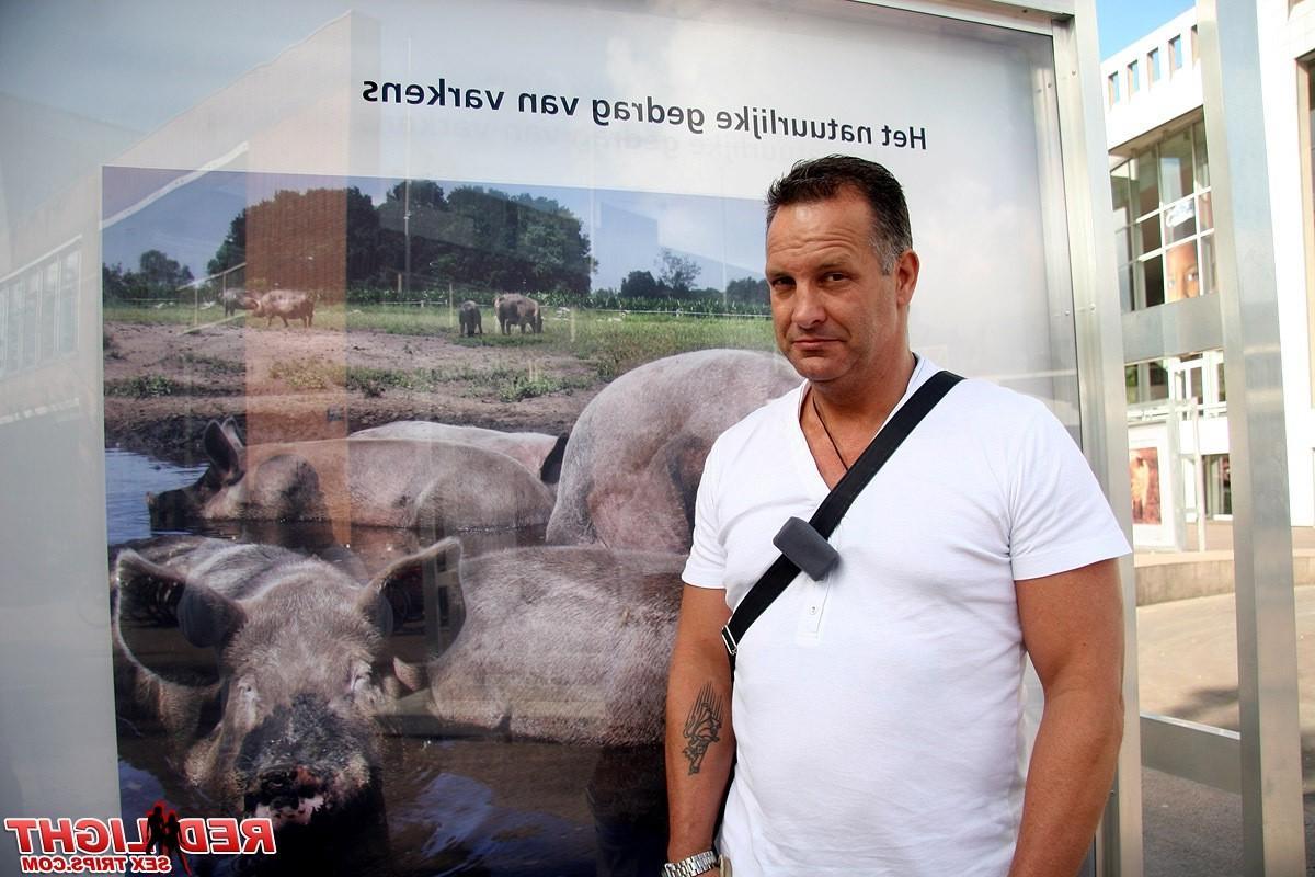 14P Experienced hooker pleasing this Romanian tourist