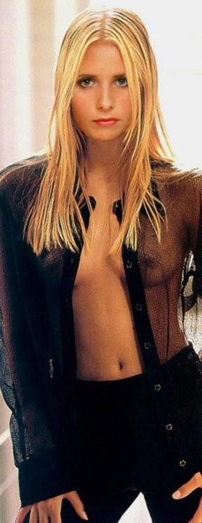 16P Sarah Michelle Gellar taking cock like a champ