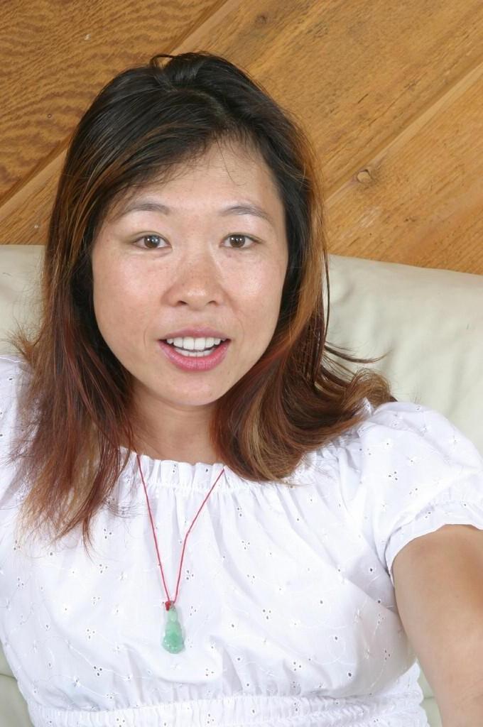 20P Horny asian amateur stuffing her ass and pussy with a dildo