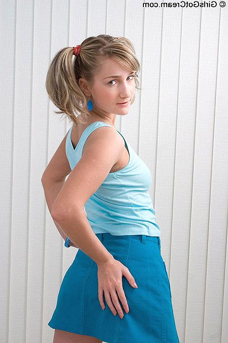 6P This cutie looks all innocent on the outsidebut it's what inside that really cou