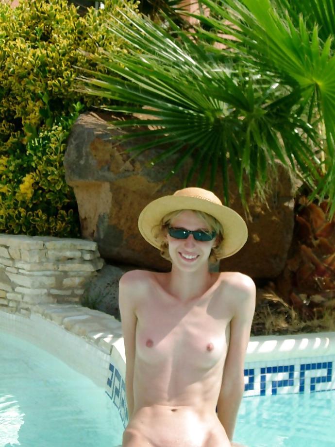 25P 2 Sunbathing Girls