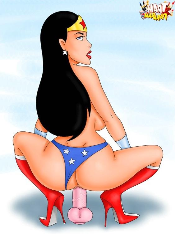 10P The horny Superhero ladies
