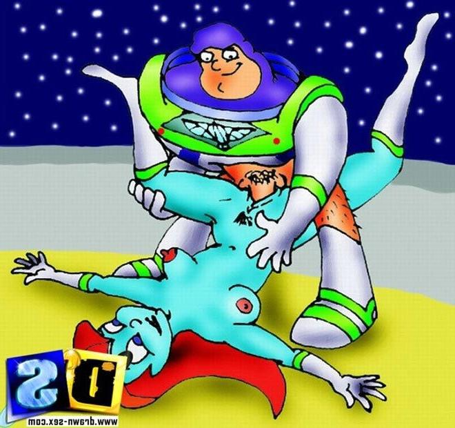12P Gravitina getting sucked by innocent Buzz Lightyear