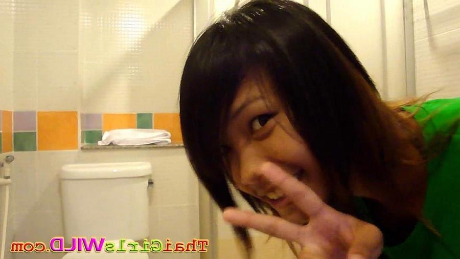 16P Bum is a cute Thai girl showing while her boyfriend takes pics