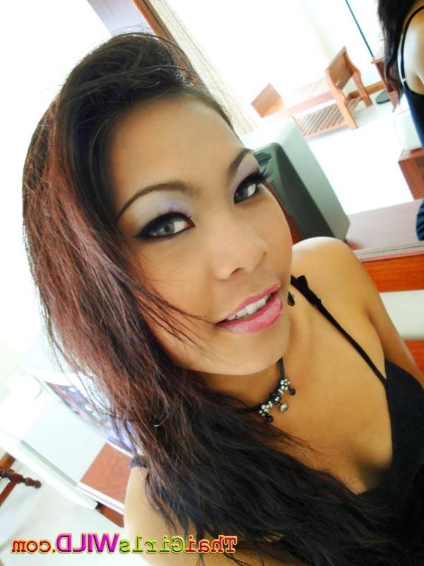 13P Exotic beauty shows off her hot body