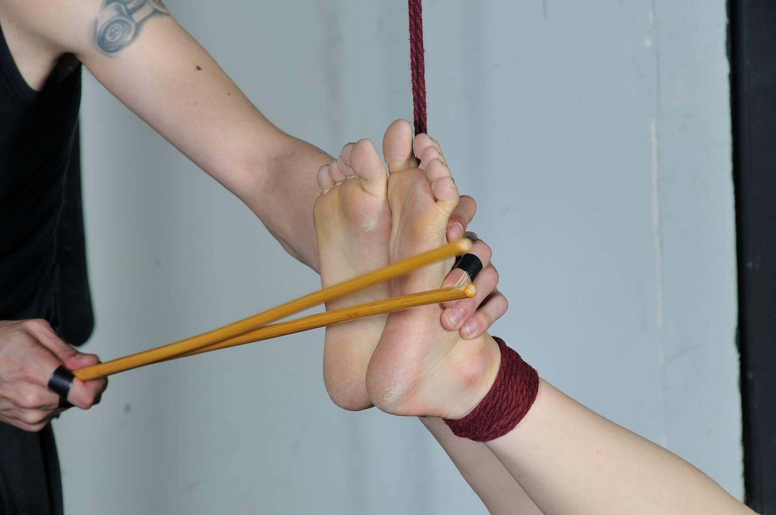 16P Beautiful amateur subbie Devil is restrained and tormented by he