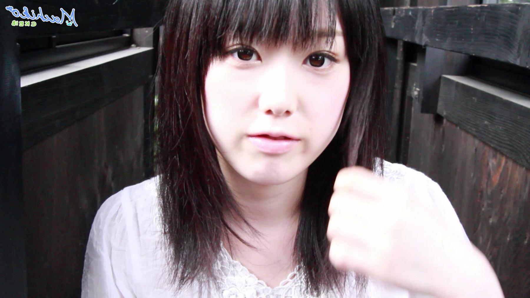 15P Japanese teen sucks banana