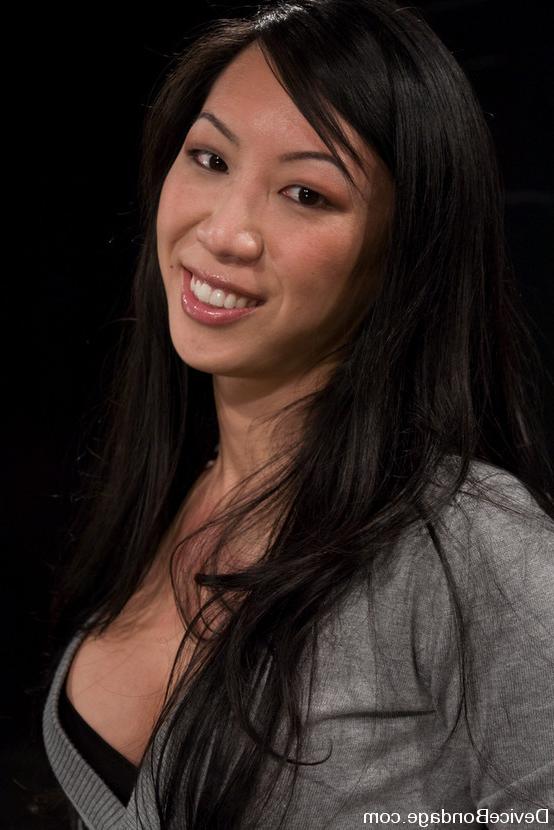15P Shaved asain Tia Ling with big nipples metal bound and vibed