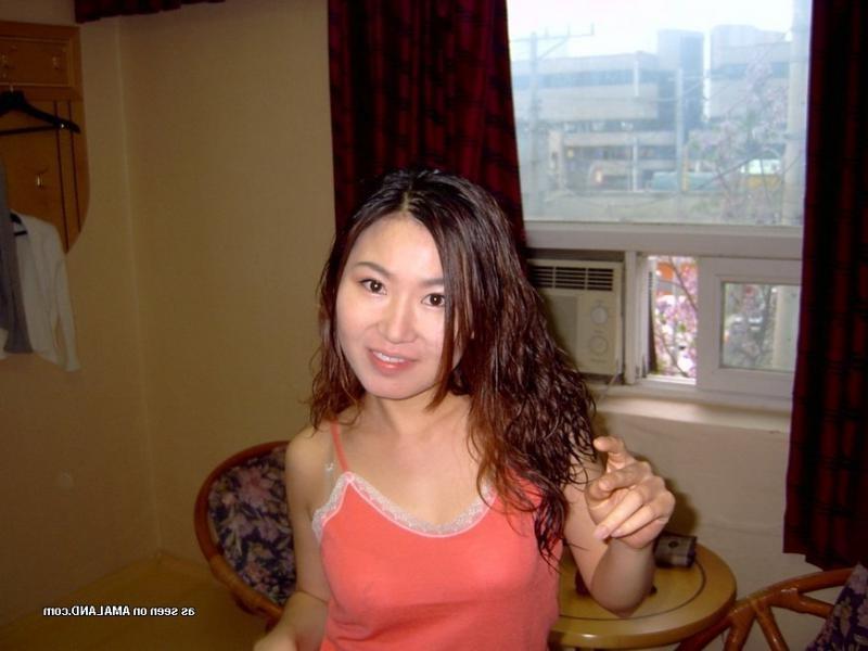 10P Selection of a sexy Thai chick teasing her boyfriend on cam