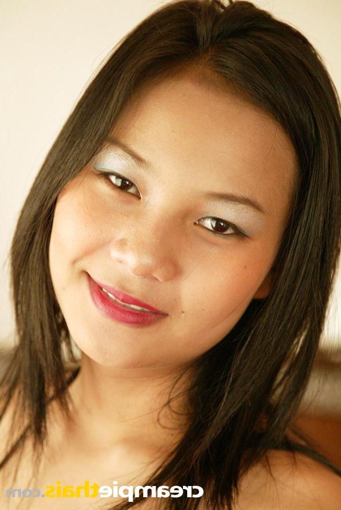 15P Skinny Asian beauty strips to show her pretty body