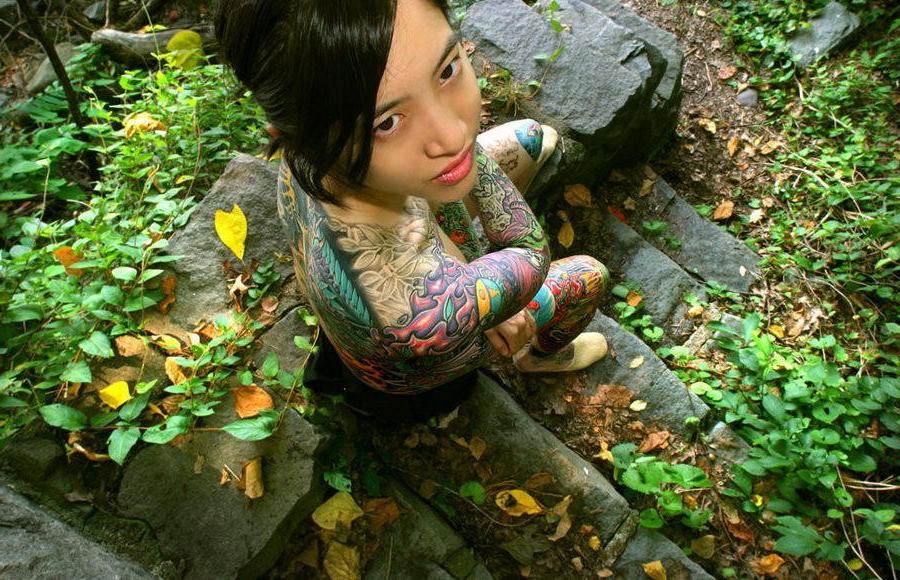 11P Extreme tatto and piercing