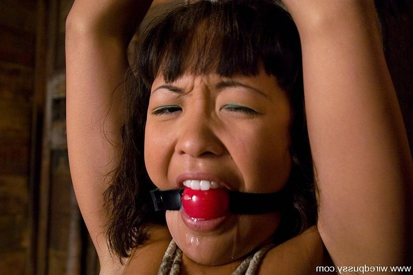 15P Sexy Asian Jandi Lin bound her pussy wired for orgasm