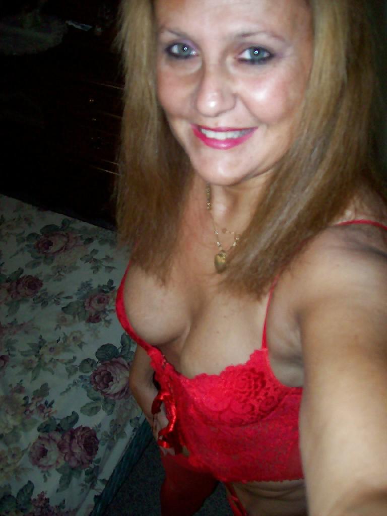 18P GILF fun