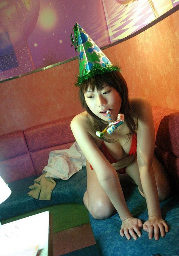 16P Cute Asian student is a model and a partier