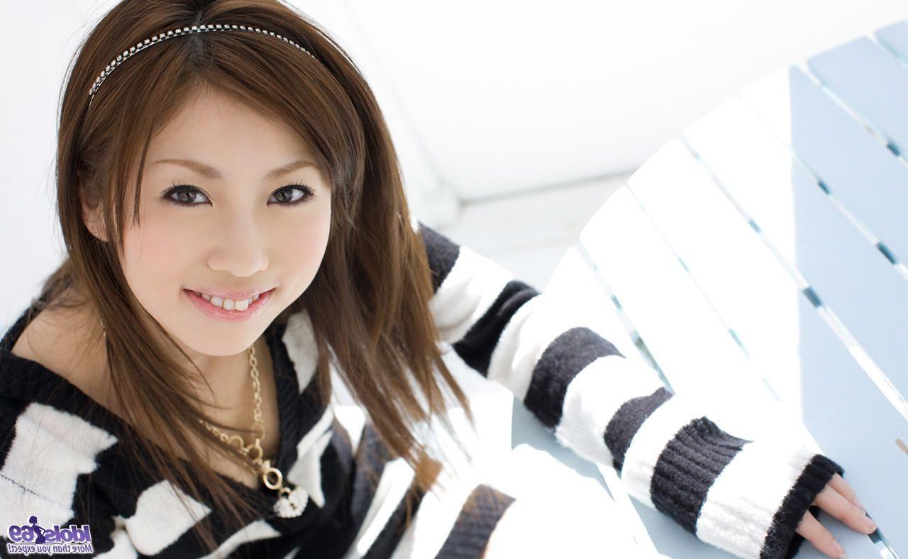 16P Asian model is a hot Asian student