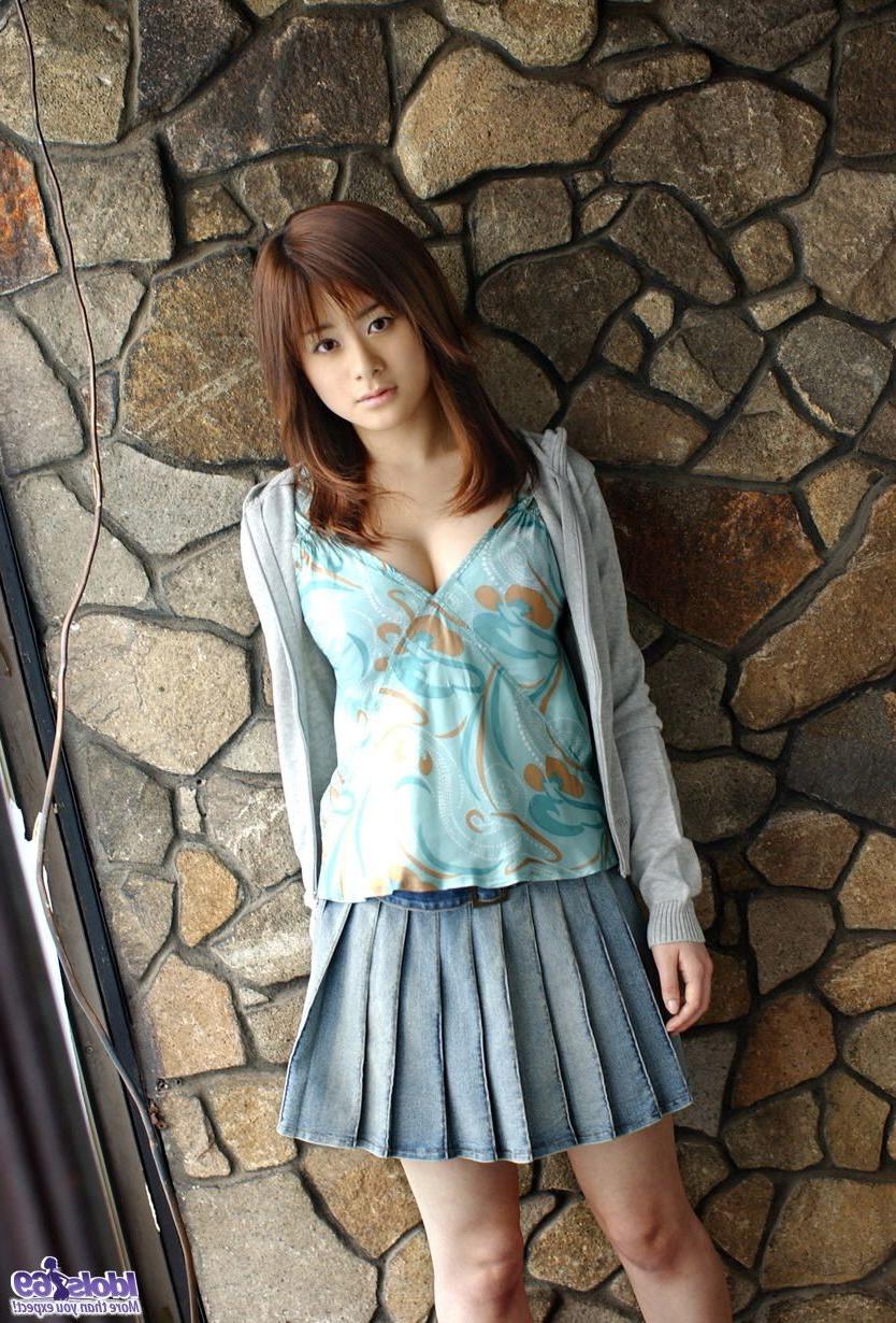 16P Hot Asian college student has big tits