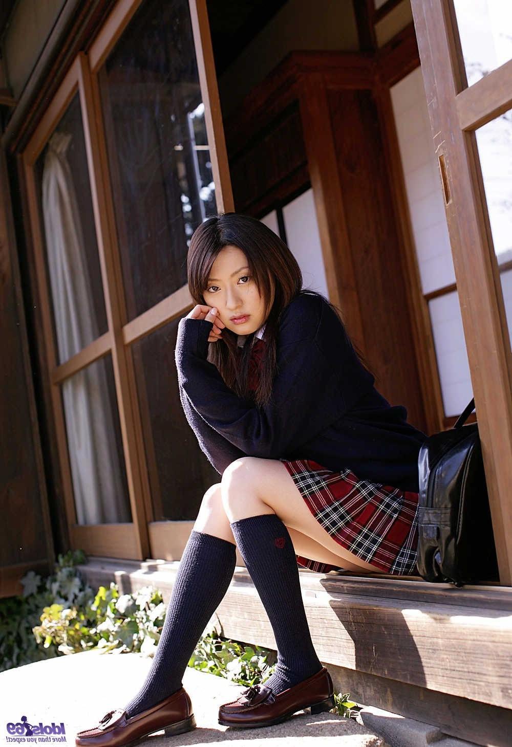 16P Asian student is a model who enjoys twat toys