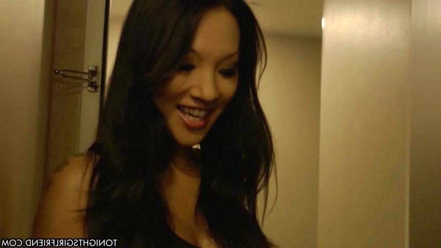 16P Pornstar Asa Akira works as a high class escort