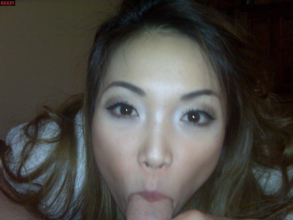 12P Thai girl sucking the boyfriend cock