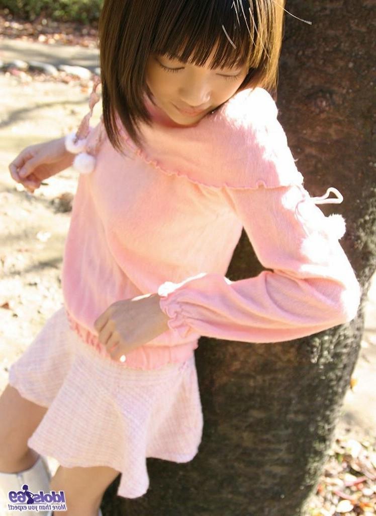 14P Japanese student outdoors shows off her panties and titties