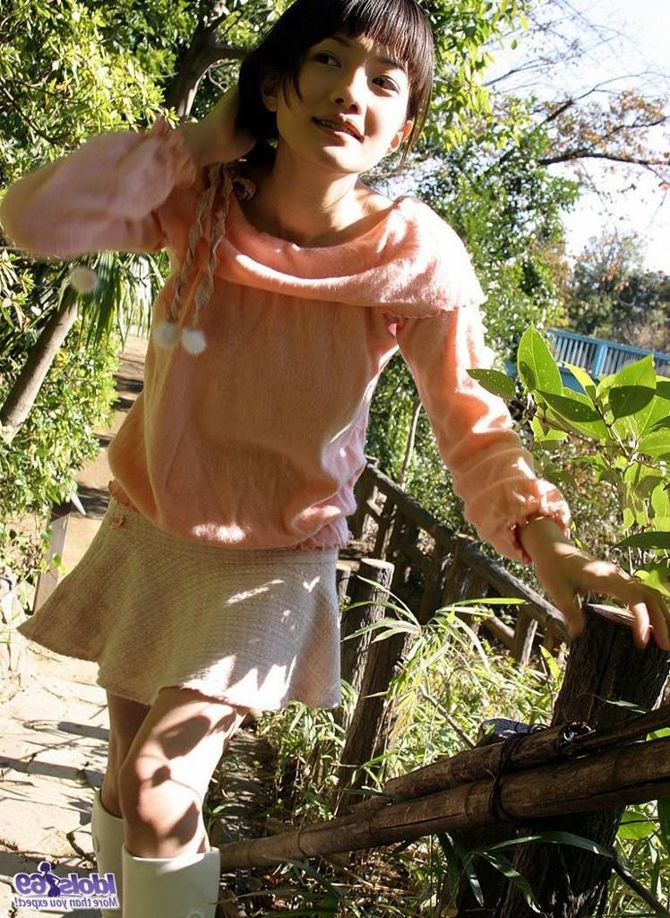 14P Japanese student outdoors shows off her panties and titties