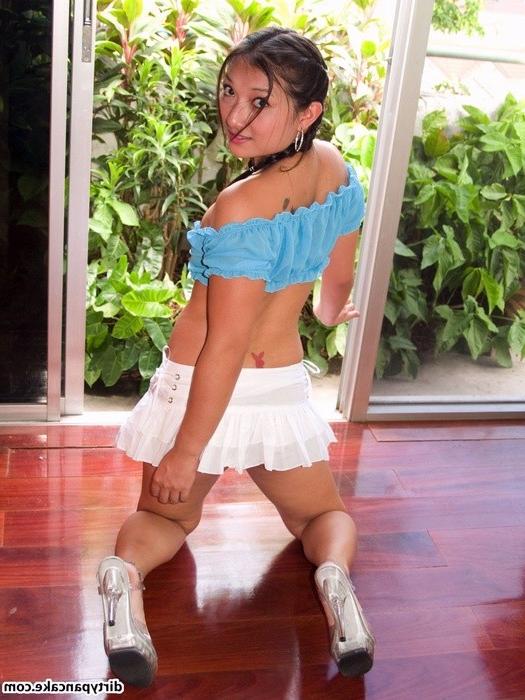 16P Pigtailed Asian fingerbangs herself