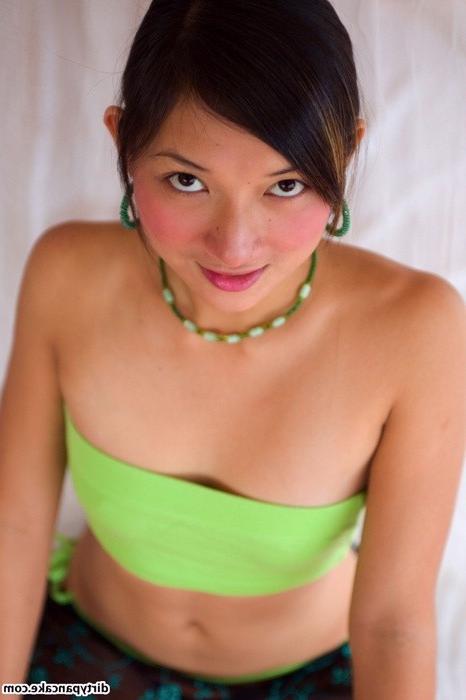 5P Skinny Asian slut fingers herself