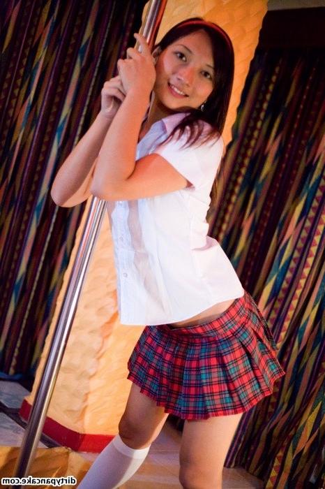 16P Slutty Asian Pole Dancer