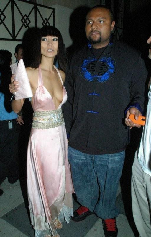 16P naughty bai ling shows her famously large nipples in public