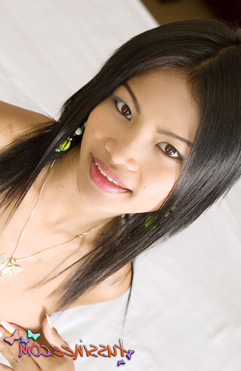15P Exotic asian teen takes it all off in her bed