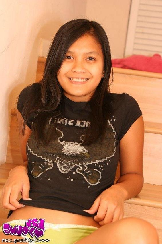 16P asian Kat showing her exotic shaved pussy
