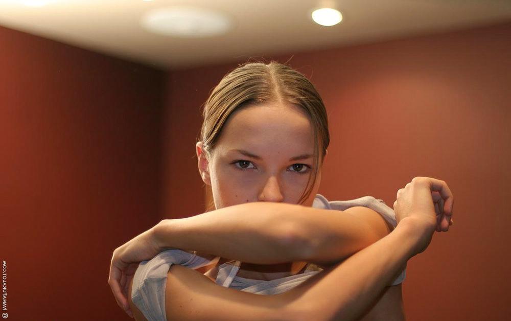 15P Beautiful Ivana Fukalot teasing on pool table