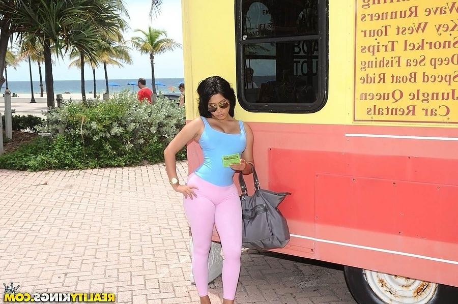 12P Her big titties and plump ass are quite the treat