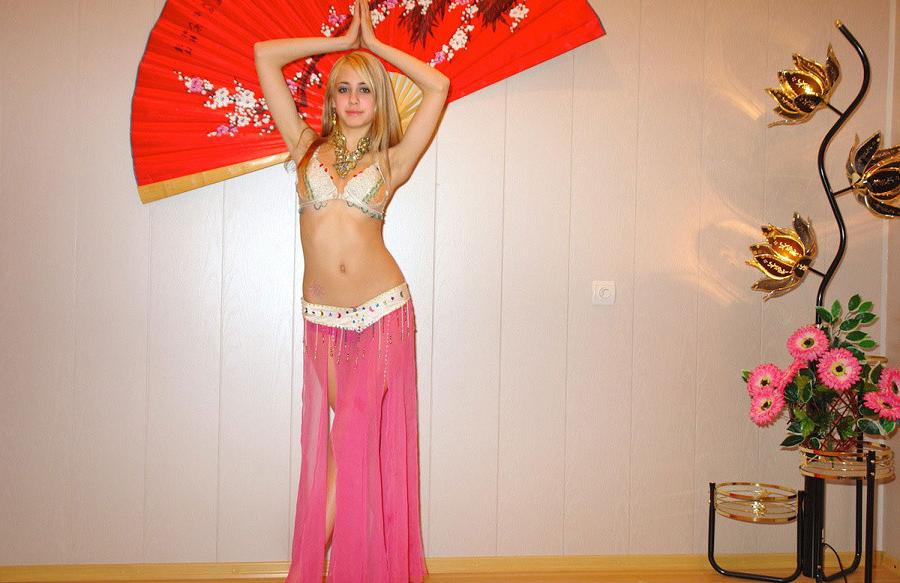 11P Innocent teen posing