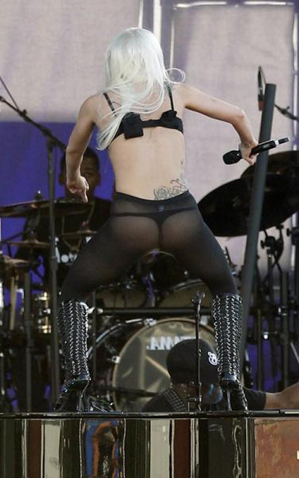 15P Lady Gaga showing magnificent ass in thongs