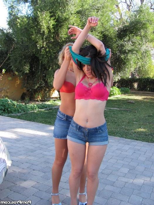 12P Blondes Love to Swallow