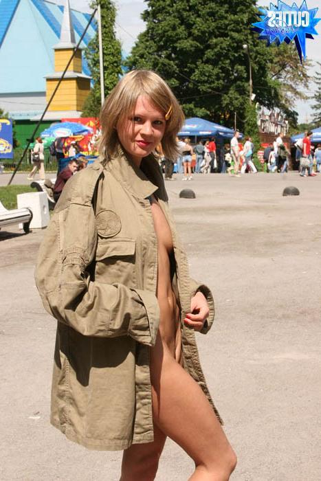 16P Stunning teenage exhibitionist goes to the rides