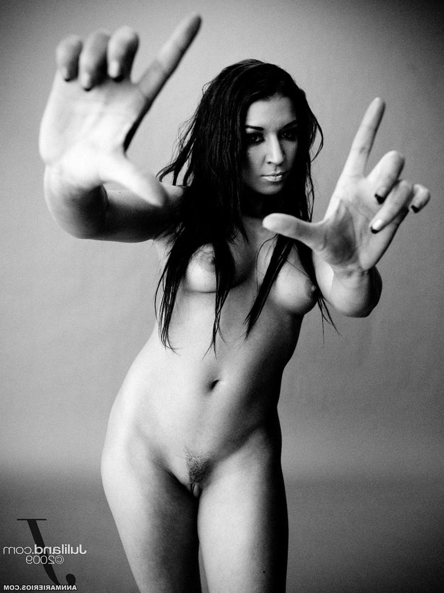 15P Hot latin pornstar in erotic nudes