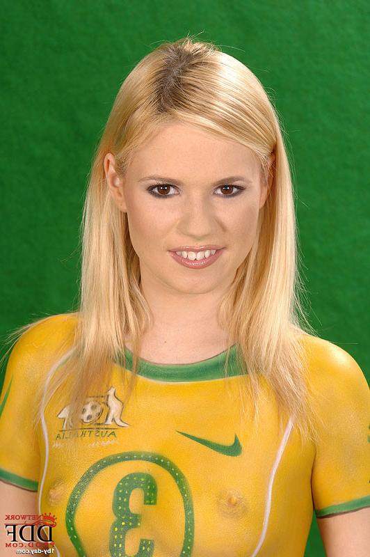 16P Yasmine Gold sexy blonde soccer fan