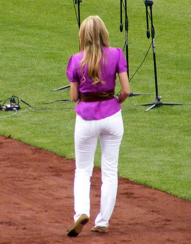 15P Sexy Erin Andrews celeb sports reporter perky ass