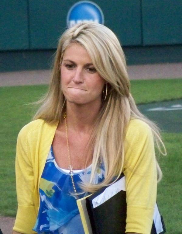 15P Sexy Erin Andrews celeb sports reporter perky ass