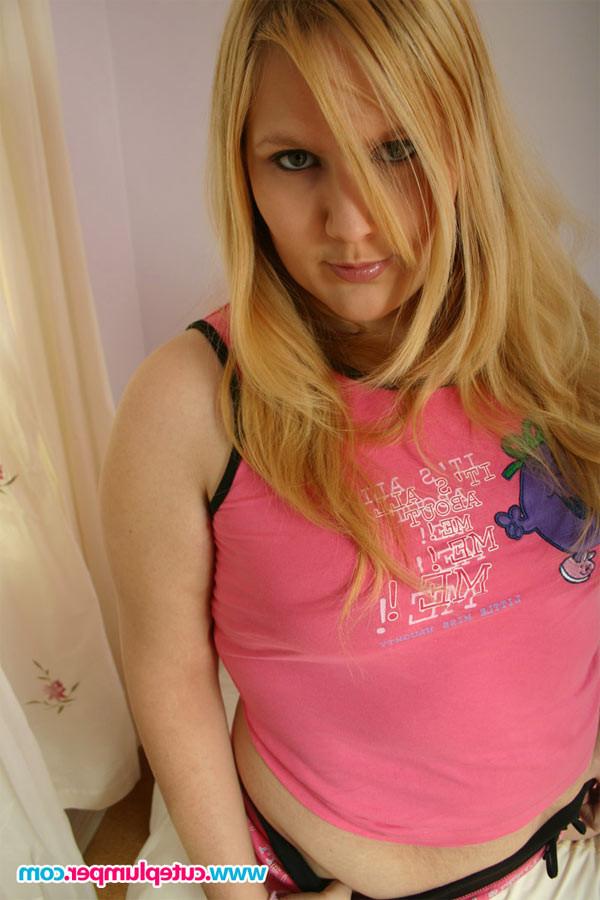 16P Plump blonde posing and flashing in pink pyjamas