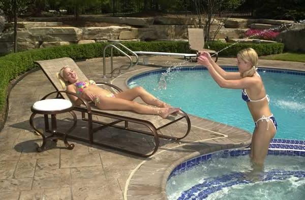 15P Two blonde lesbains in a swimming pool