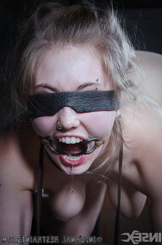 16P Electra Rayne is bound in spread and blinfolded toyed to orgasm