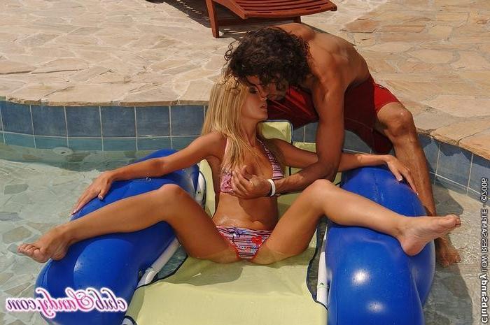 12P Blonde hot bitch gets anal fucked at swimming pool