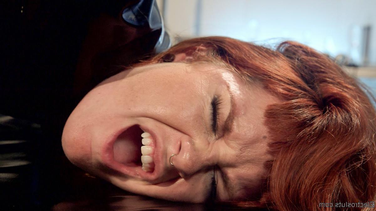 20P Fresh meat Barbary Rose, falls asleep to find herself in an otherworldly medical