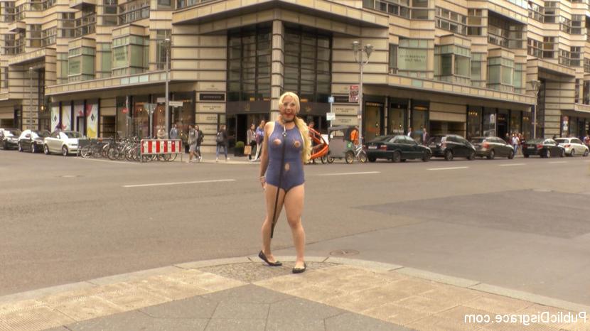 15P Mona Wales dislikes nothing more than dirty streets and clean submissives. This 